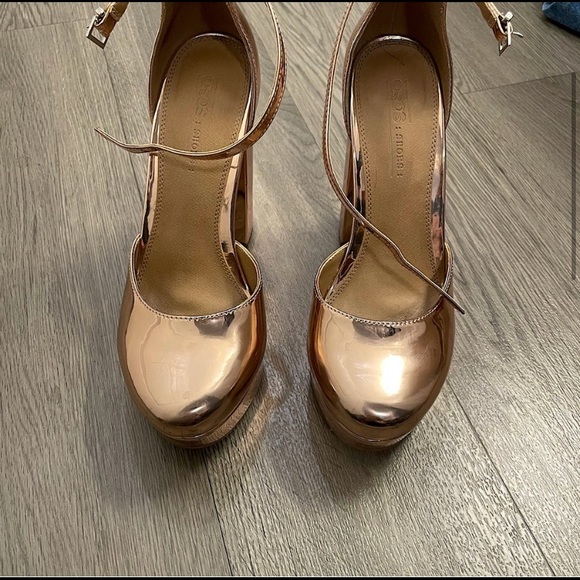 Gold Platform block heels - Picture 2 of 6